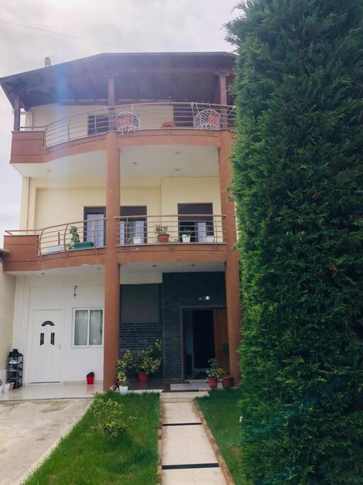 Villa Uklala Kamez المظهر الخارجي الصورة